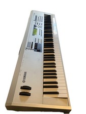 Yamaha Mo8 Keyboard Production Synthesiser Workstation 88 Keys