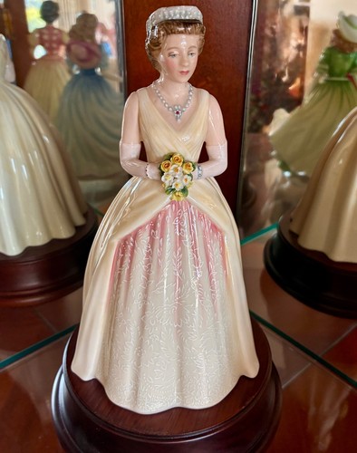 Rare royal doulton - hm, queen
