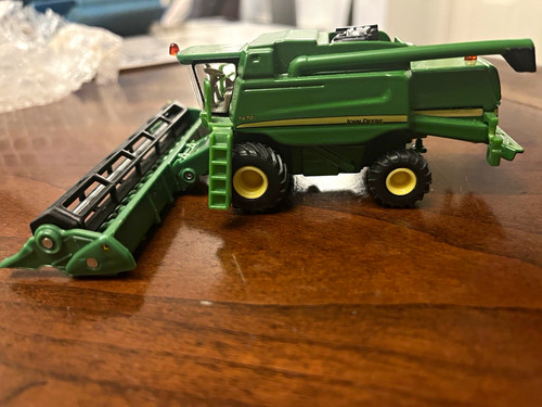 John deere t670i combine - deere,
