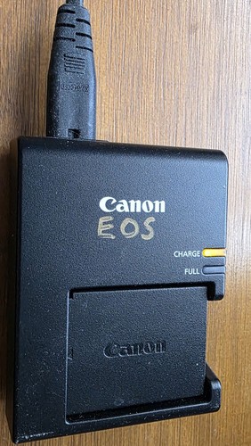 Canon e10e camera - lp-e10e, battery