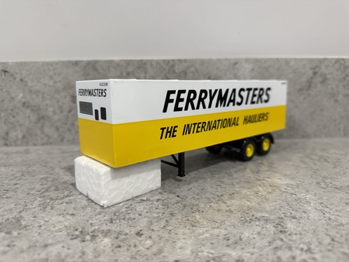Corgi twin axle box trailer - twin-axle,