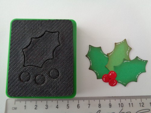 Sizzix holly leaf berries - holly,
