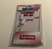 SS19 Supreme worlds smallest mini super soaker 50 keychain New And Unopened 
