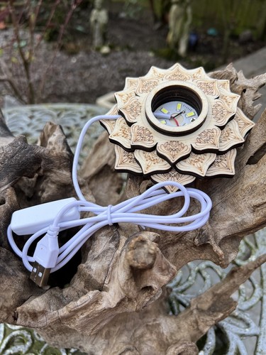Light lotus flower crystal - light,