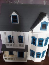 Dolls House plus 150 pieces of