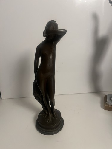 Art deco figurine - deco,