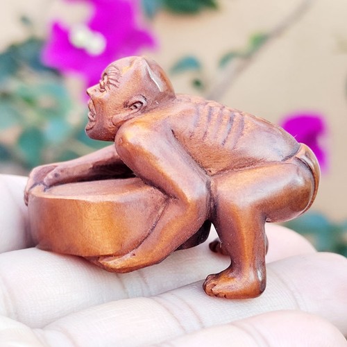 M8999 hand carved - m8999, 2"