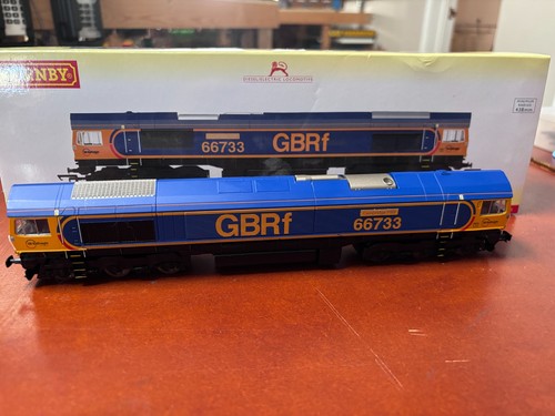 Hornby r3916 class 66733 - class, 66