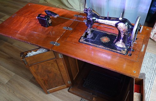 Jones antique working - , treadle