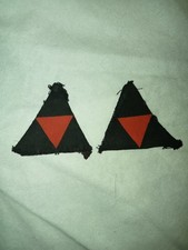 Genuine Pair Of WW2 British 3rd Infantry Divison Formation Printed Patches