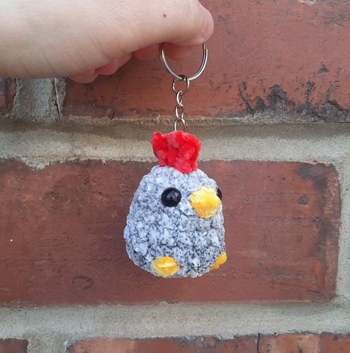 Speckled hen chicken keyring - speckled,