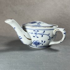 c1900 Strawflower Pattern Porcelain Invalid Feeder Cup