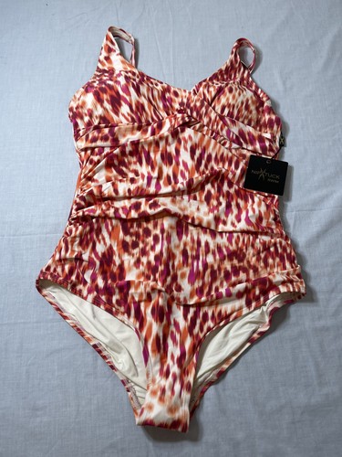 Nip tuck swim - nip, animal