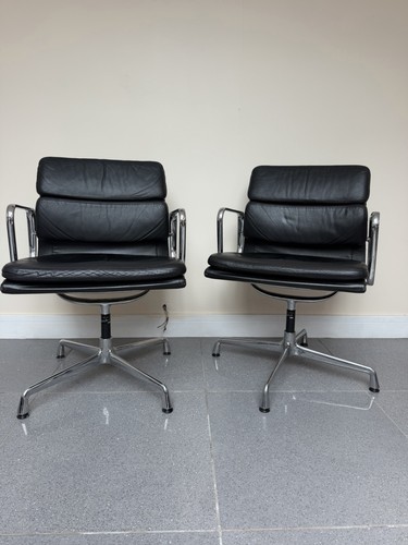 Two vitra 208 black leather - ea,