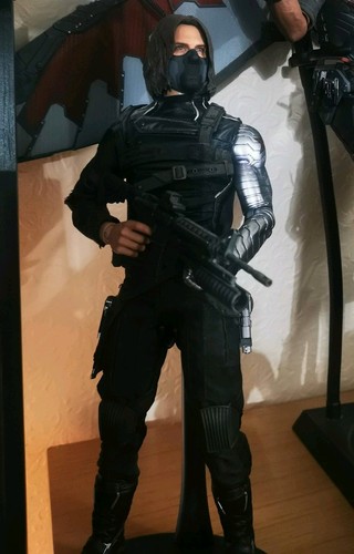 Hot toys mms241 winter soldier - hot,