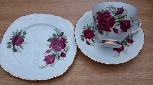 Colclough 7981 red roses - 7981,