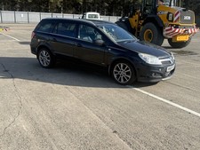 Vauxhall Astra H breaking