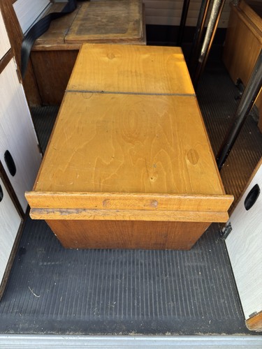 Original middle front - middle, storage