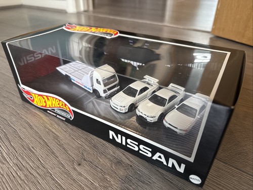2020 hot wheels premium nissan - 2020,