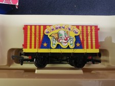 Hornby R9208 Circus Van Thomas