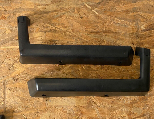 Left and right armrest panel - left,