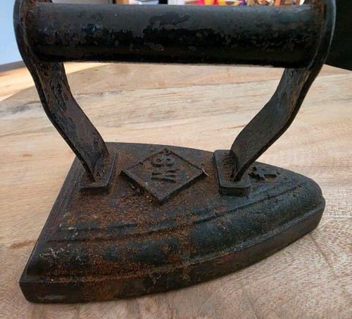 Antique cast iron - cast, flat