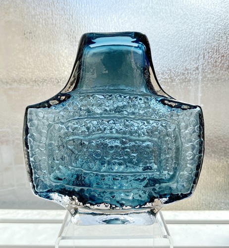 Whitefriars art glass vase - art,
