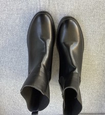BOOTS LADIES BLACK SIZE 5 NEW