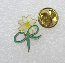 MacMillan Cancer  Support  Pin Badge Daffodil / Narcissus Flower Green Bow