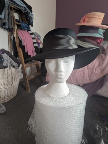 Ladies vintage first - first, avenue
