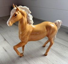 BESWICK PONY / HORSE PALOMINO