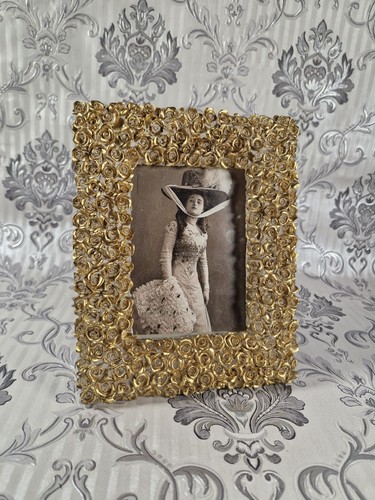 Retro style gold floral - retro,