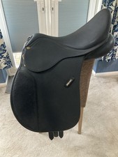 Wintec 15 Inch adjustable saddle black