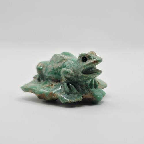 Zuni frog fetish solid - frog,