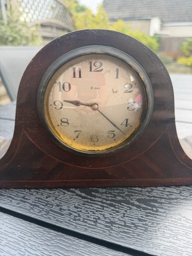 Mantle clock day - -, for