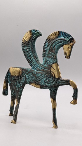 Pegasus winged horse - horse, statue
