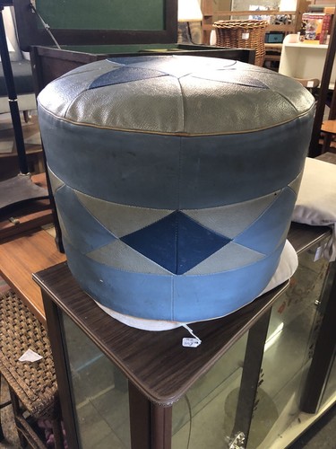 Retro blue round - blue, with