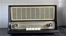 Vintage Phillips Valve Radio