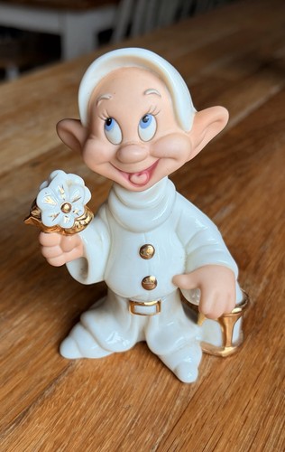 Disney showcase lenox snow - disney,