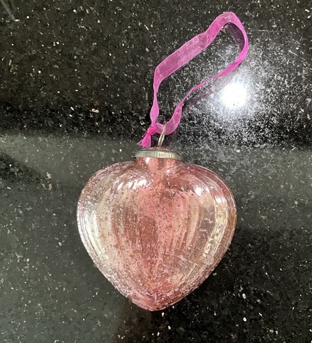 Large pink glass hanging - large, heart