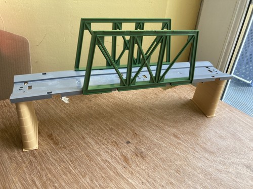 Hornby railways r657 girder - railways,