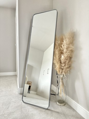 Silver metal tall dressing - metal,