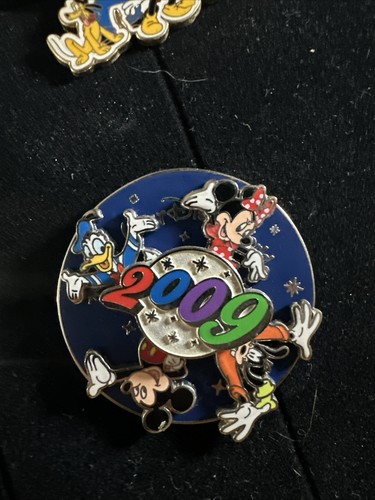 Disney trading pin - trading,