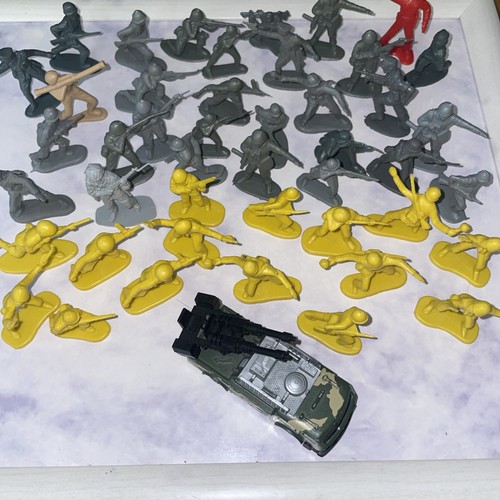 Plastic toy soldiers - 45,