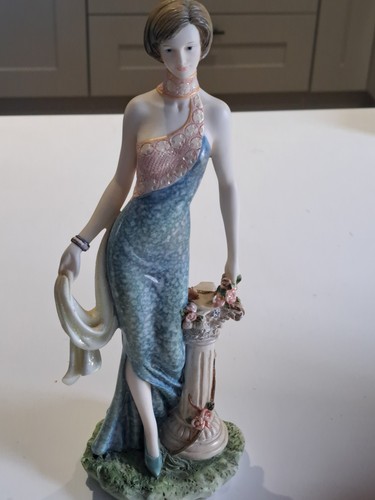 Vintage figurine the regal - vintage,