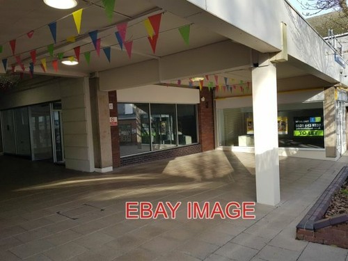 Photo empty shops droitwich - photo,