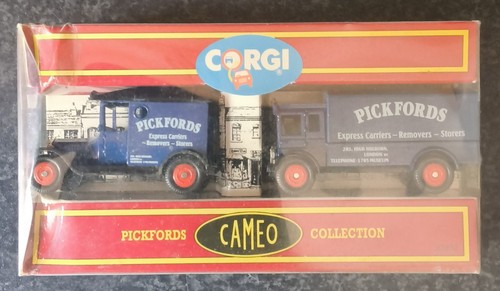 Corgi cameo twin set - cameo,