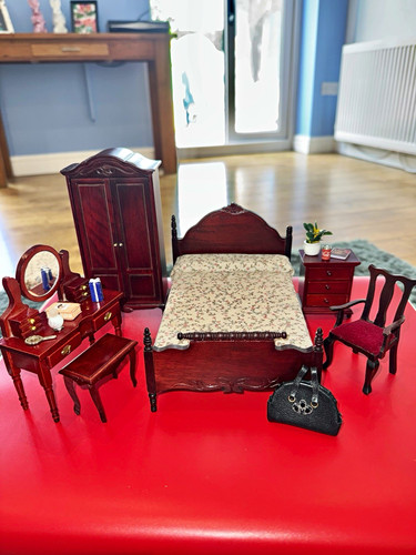 Dolls house vintage - vintage, bedroom
