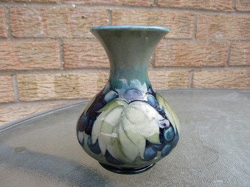 Moorcroft celadon green leaf - celadon,