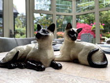 BESWICK • ENGLAND • x2 SIAMESE CATS  FIGURES • 1558 & 1559 Mint Condition